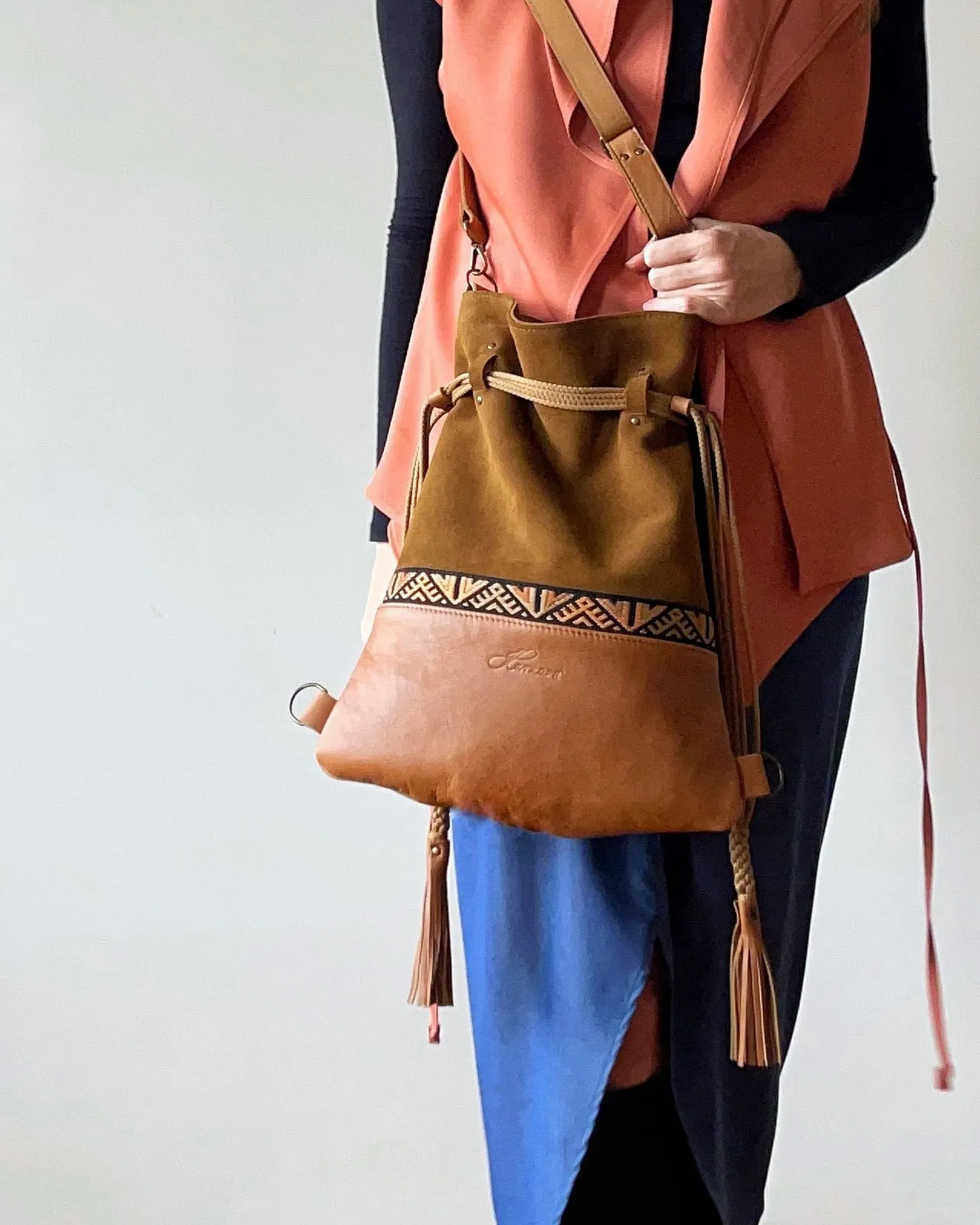 BROWN GEOMETRIC BACKPACK/TOTEBAG