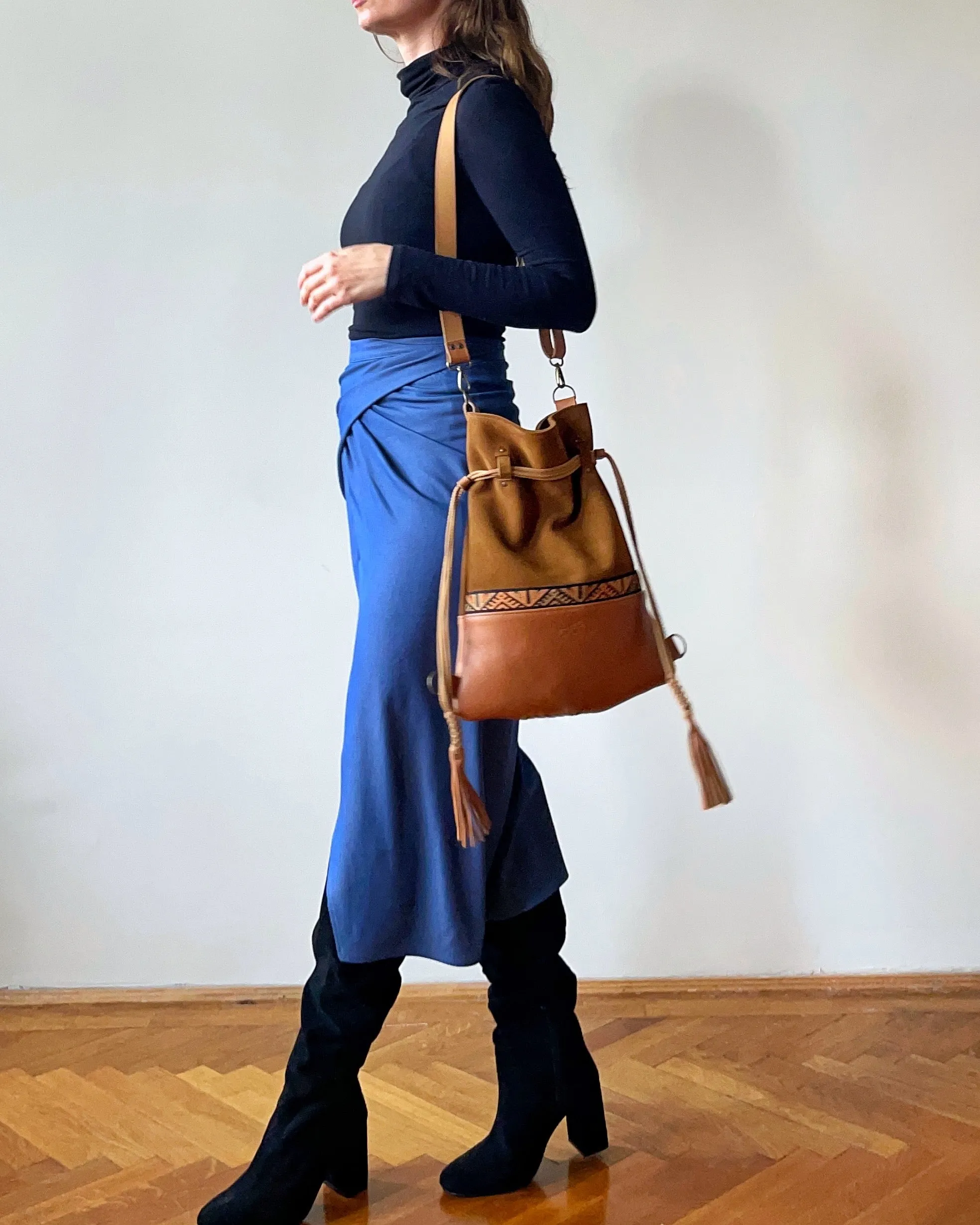BROWN GEOMETRIC BACKPACK/TOTEBAG