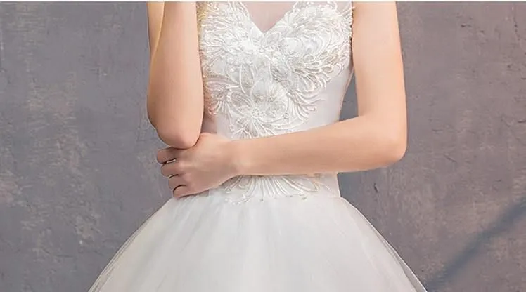 Elegant Wedding Dresses O-Neck Sleeveless Ball Gown Lace Embroidery Tulle