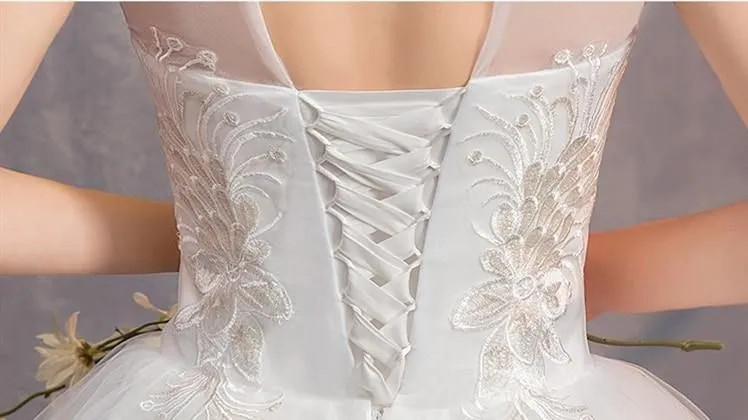 Elegant Wedding Dresses O-Neck Sleeveless Ball Gown Lace Embroidery Tulle