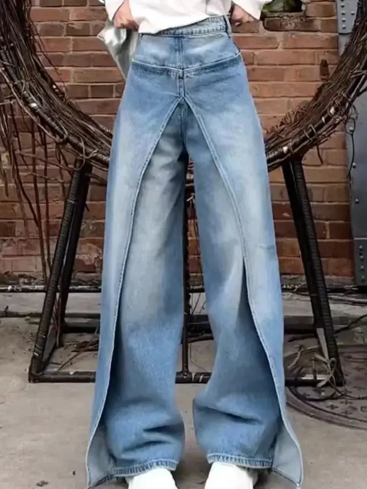 Hochgeschnittene Jean mit Rock-Einsatz im oberen Bereich patchwork