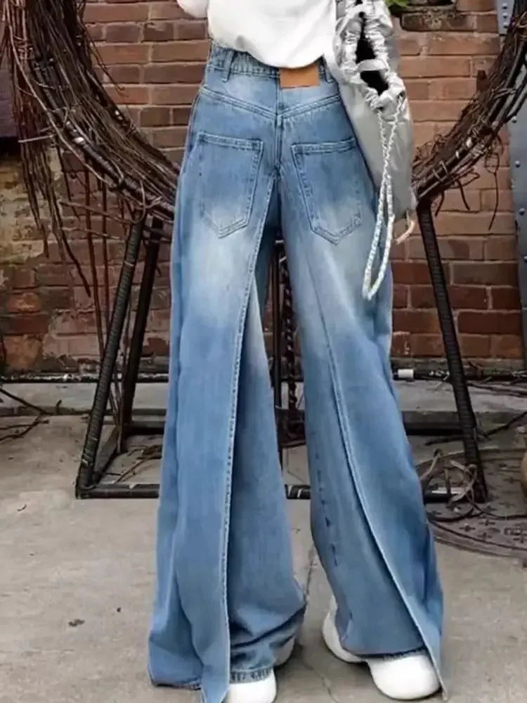 Hochgeschnittene Jean mit Rock-Einsatz im oberen Bereich patchwork