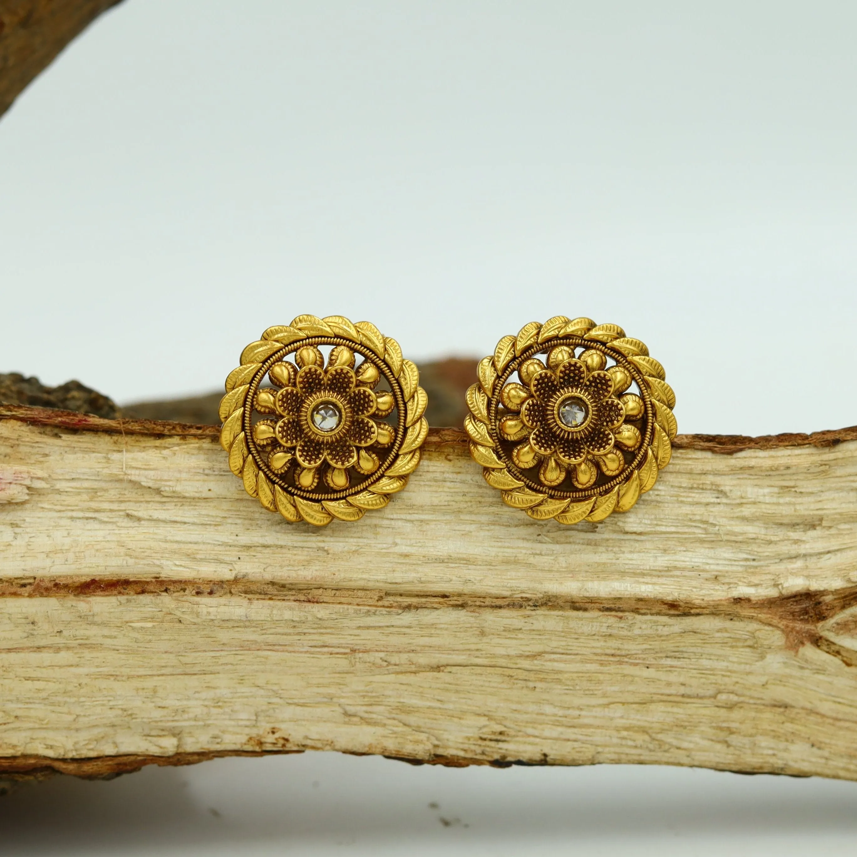 Tops/Studs Antique Earring 10243-28