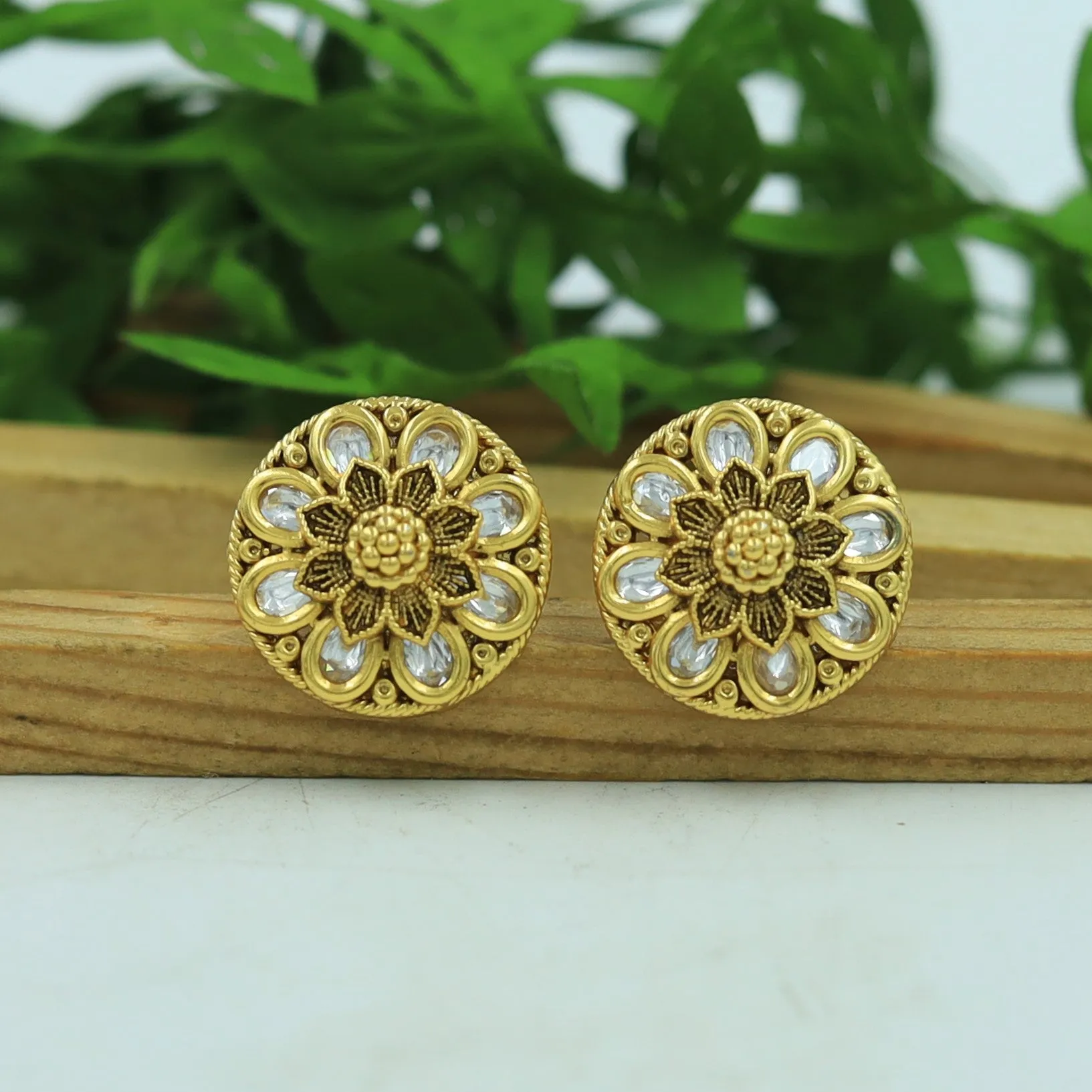 Tops/Studs Antique Earring 12340-28